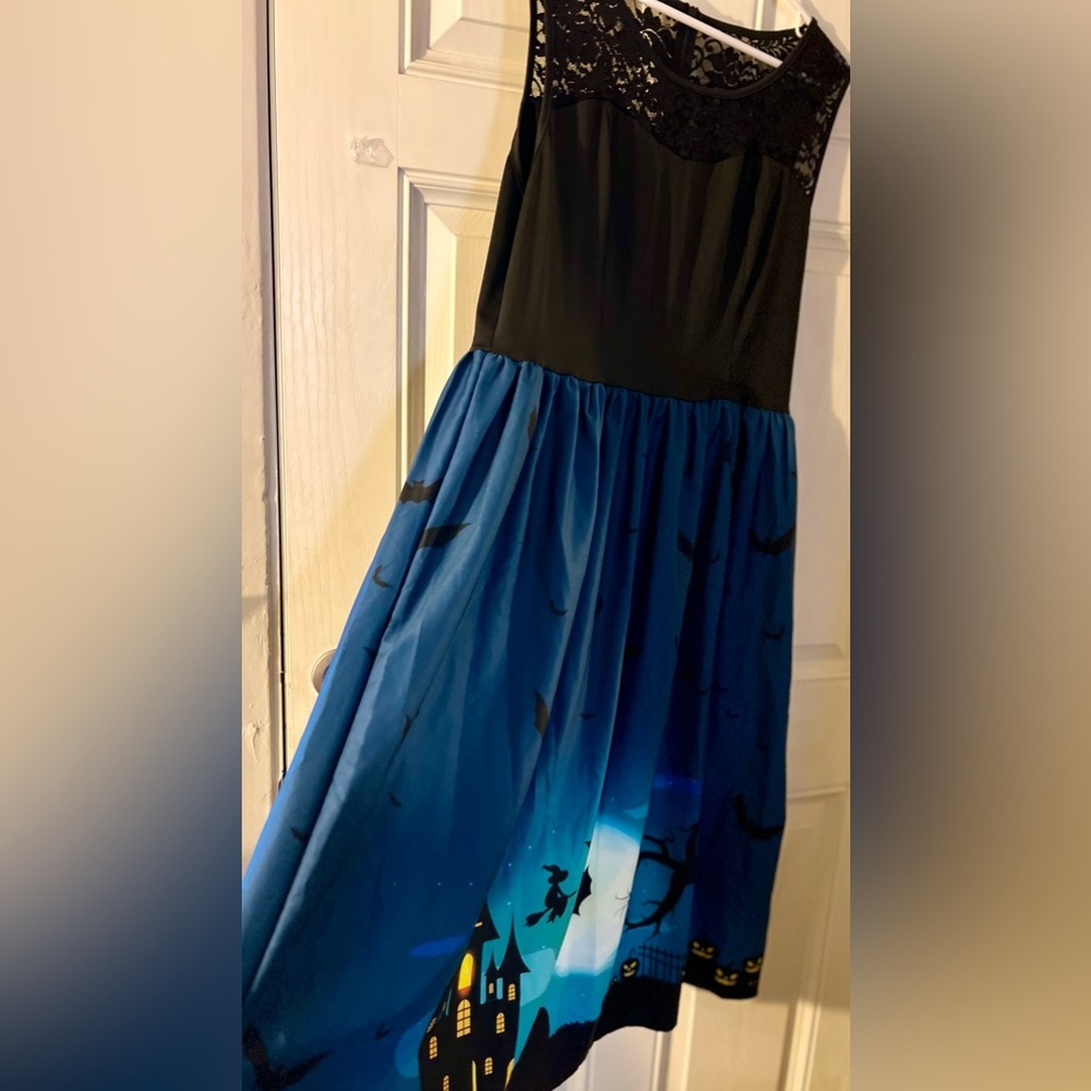NWOT- spooky/ Halloween Women’s sleeveless Haunted House Dress size XXL - Picture 3 of 6